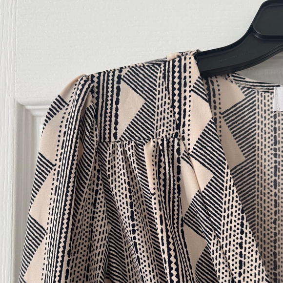 Geometric Patterned Dress - Picture 5 of 11